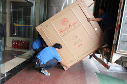 玉山钢琴贵重工艺品无忧运
